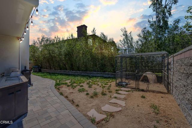209 Southcrest Place, Simi Valley, CA 93065