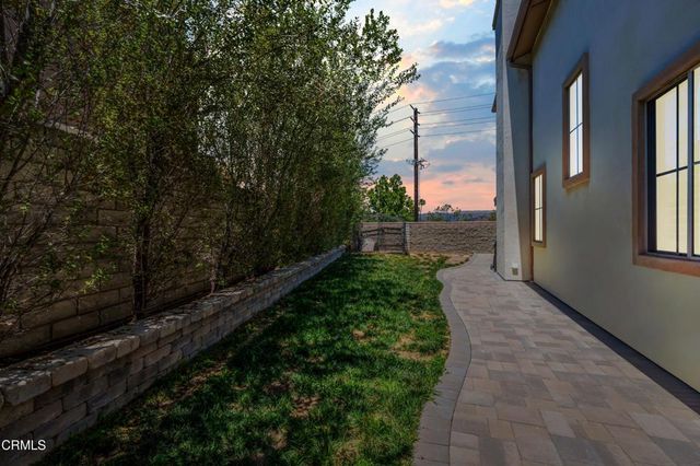 209 Southcrest Place, Simi Valley, CA 93065