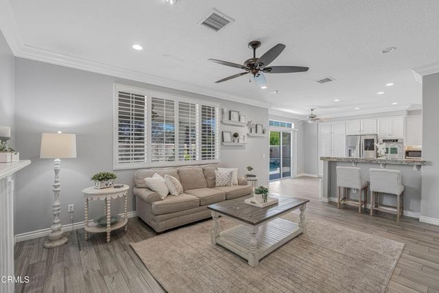209 Southcrest Place, Simi Valley, CA 93065