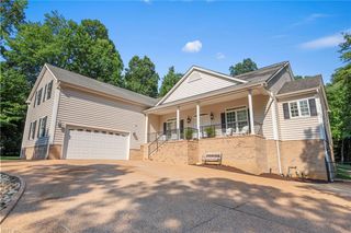100 Lakewood DR, Williamsburg, VA 23185
