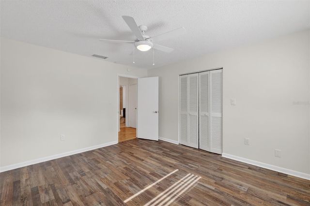 423 E 10TH AVENUE, Mount Dora, FL 32757