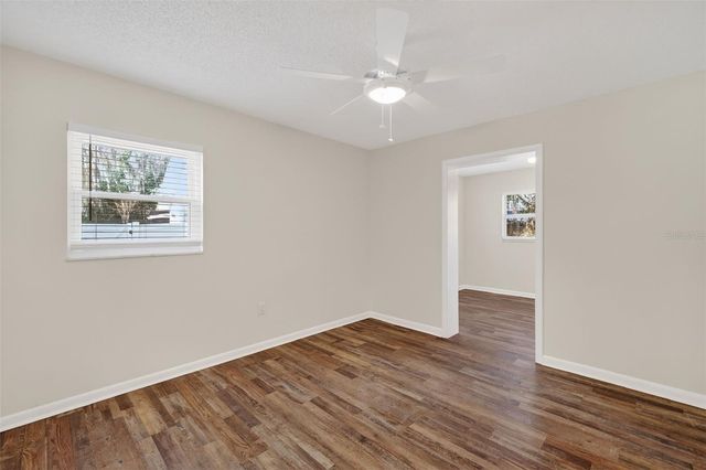 423 E 10TH AVENUE, Mount Dora, FL 32757