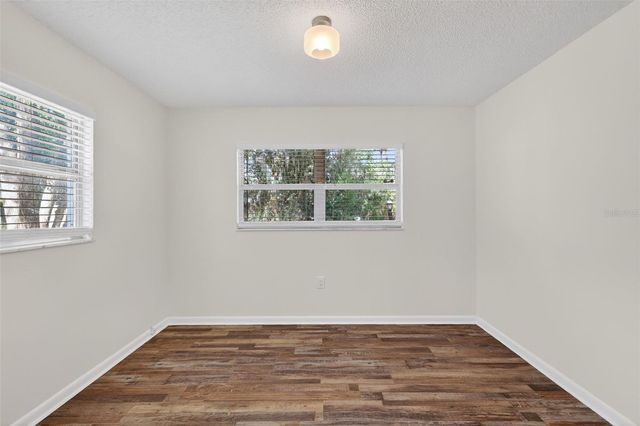 423 E 10TH AVENUE, Mount Dora, FL 32757