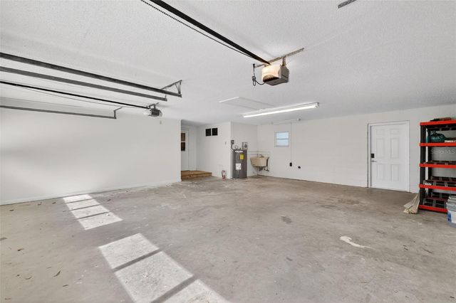 423 E 10TH AVENUE, Mount Dora, FL 32757