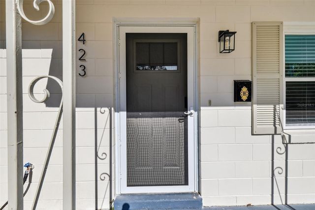 423 E 10TH AVENUE, Mount Dora, FL 32757