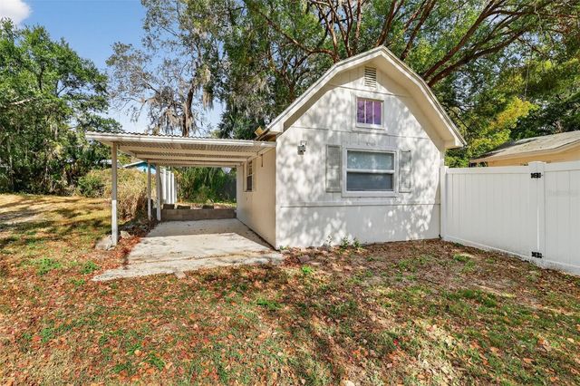 423 E 10TH AVENUE, Mount Dora, FL 32757