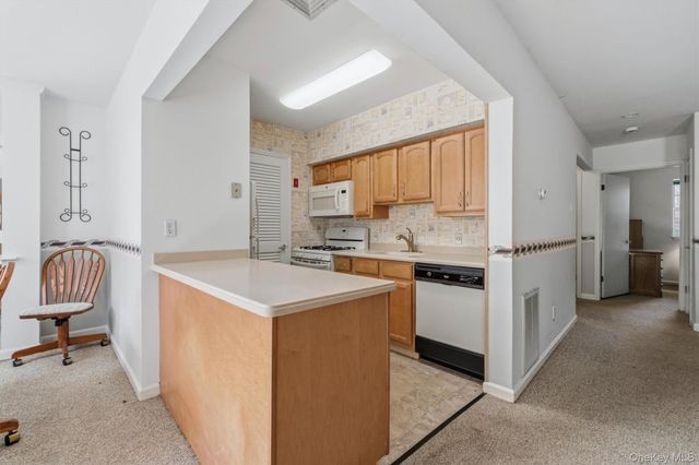 1002 Washington Green AG2, New Windsor, NY 12553