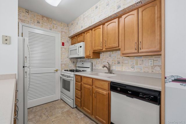 1002 Washington Green AG2, New Windsor, NY 12553