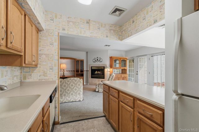 1002 Washington Green AG2, New Windsor, NY 12553