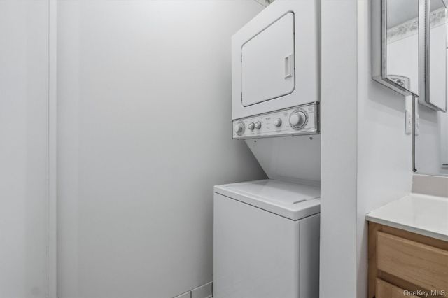 1002 Washington Green AG2, New Windsor, NY 12553