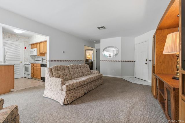 1002 Washington Green AG2, New Windsor, NY 12553