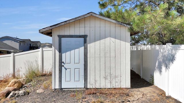 523 E Tara Lee Ave, Medical Lake, WA 99022