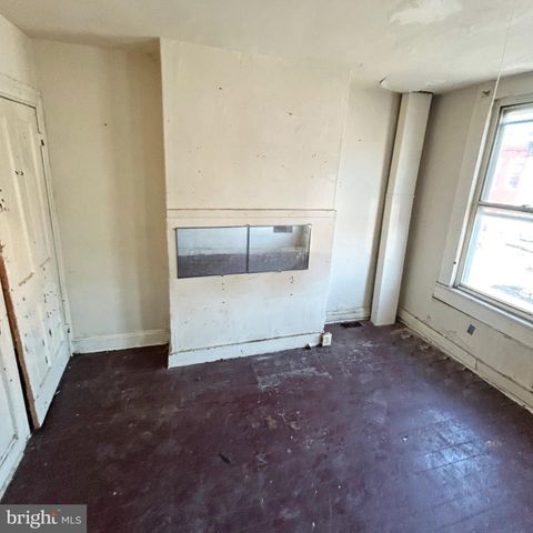 2125 HOLLINS ST, Baltimore, MD 21223