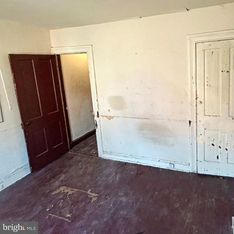 2125 HOLLINS ST, Baltimore, MD 21223