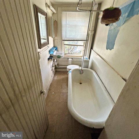 2125 HOLLINS ST, Baltimore, MD 21223