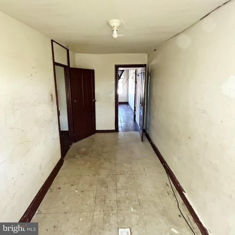 2125 HOLLINS ST, Baltimore, MD 21223