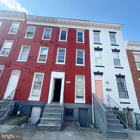 2125 HOLLINS ST, Baltimore, MD 21223