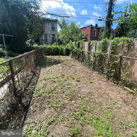 2125 HOLLINS ST, Baltimore, MD 21223