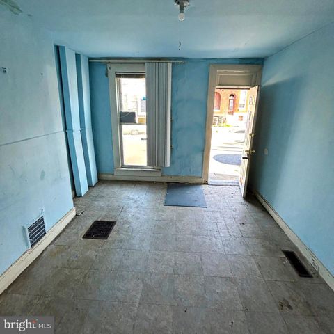 2125 HOLLINS ST, Baltimore, MD 21223