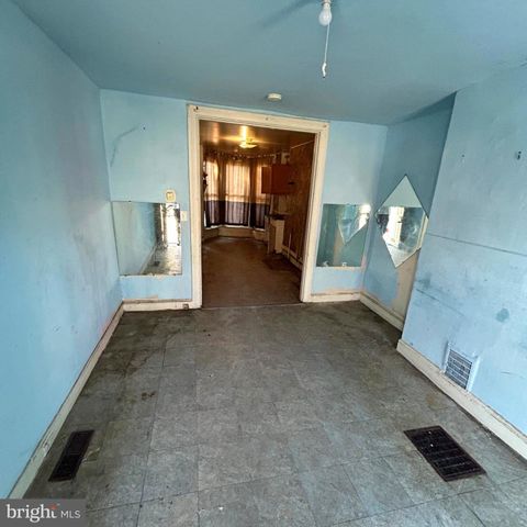 2125 HOLLINS ST, Baltimore, MD 21223