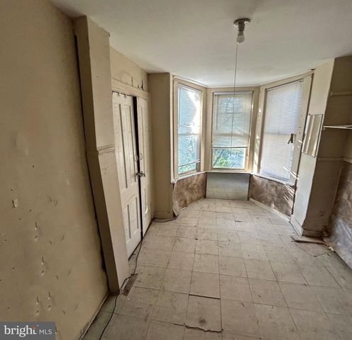 2125 HOLLINS ST, Baltimore, MD 21223