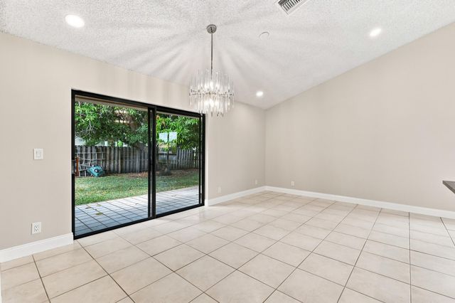 9960 Majestic Way, Boynton Beach, FL 33437