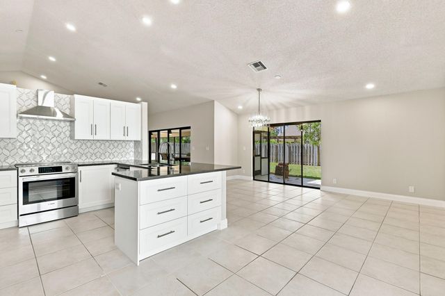 9960 Majestic Way, Boynton Beach, FL 33437
