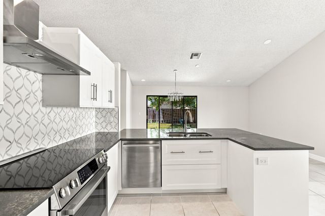 9960 Majestic Way, Boynton Beach, FL 33437
