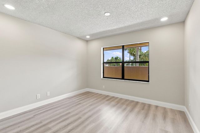 9960 Majestic Way, Boynton Beach, FL 33437