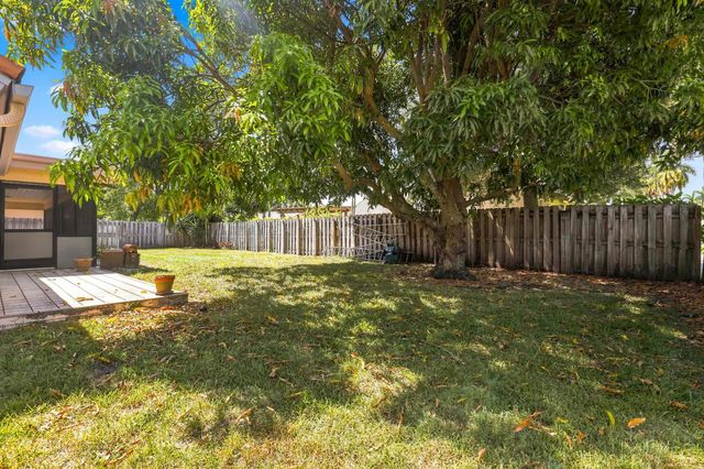 9960 Majestic Way, Boynton Beach, FL 33437