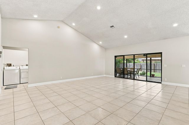 9960 Majestic Way, Boynton Beach, FL 33437