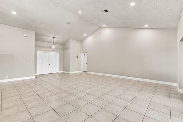 9960 Majestic Way, Boynton Beach, FL 33437