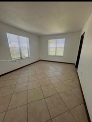 1165 98 403, Bay Harbor Islands, FL 33154