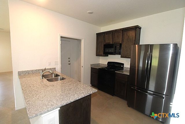 102 Lost Trail B, Copperas Cove, TX 76522