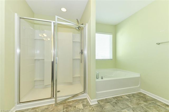 5716 Oakgate Drive, Greensboro, NC 27405