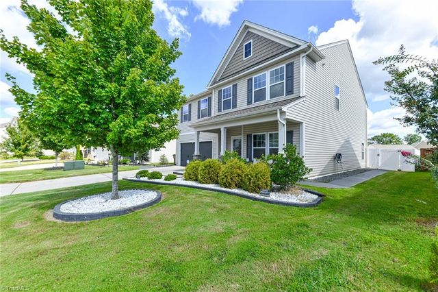 5716 Oakgate Drive, Greensboro, NC 27405
