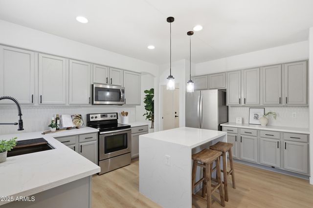 1 N 124TH Drive, Avondale, AZ 85323