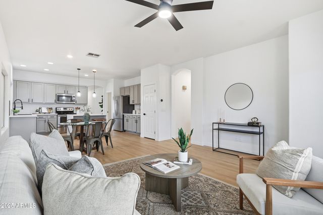 1 N 124TH Drive, Avondale, AZ 85323