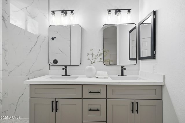 1 N 124TH Drive, Avondale, AZ 85323