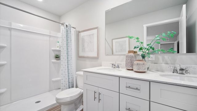2330 SE Morningdew Drive, West Des Moines, IA 50265