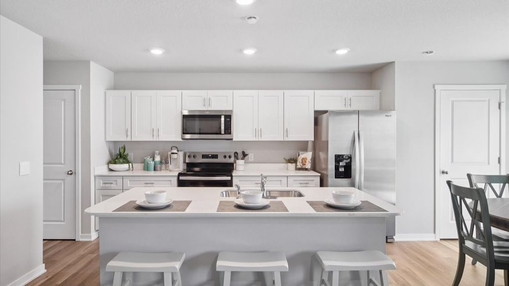 2330 SE Morningdew Drive, West Des Moines, IA 50265