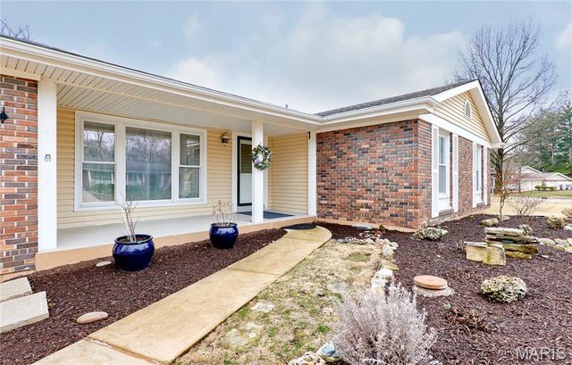 724 Le Manns Drive, Manchester, MO 63021