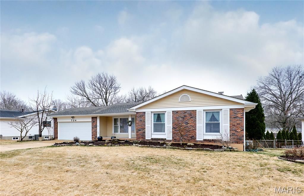 724 Le Manns Drive, Manchester, MO 63021
