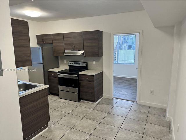 1129 NW 3rd St 101, Miami, FL 33128