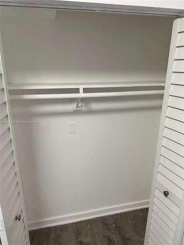 1129 NW 3rd St 101, Miami, FL 33128