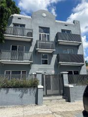 1129 NW 3rd St 101, Miami, FL 33128