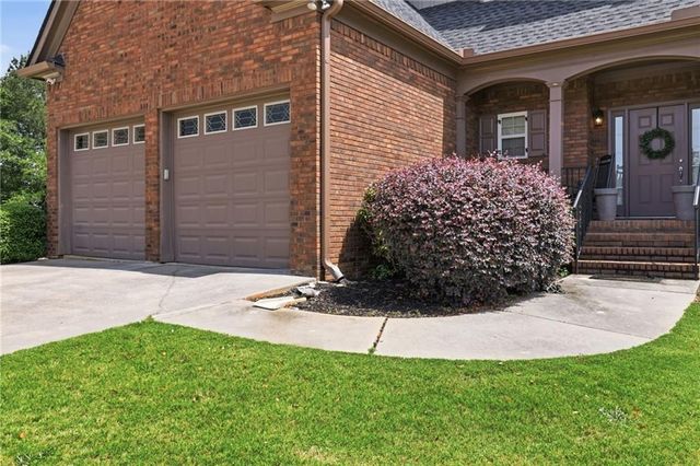 55 Applewood Lane, Taylorsville, GA 30178
