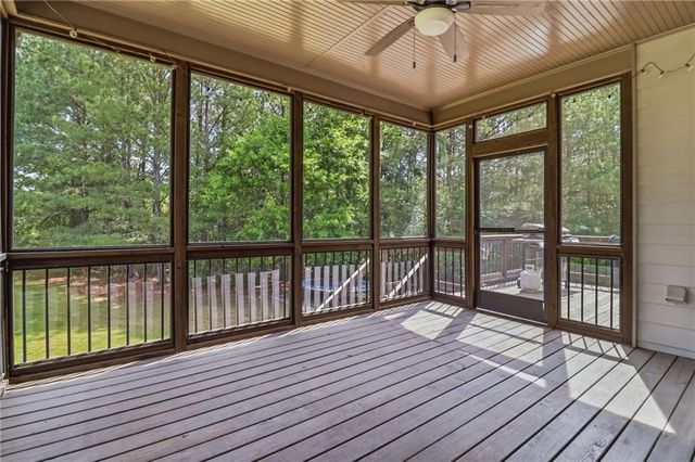 55 Applewood Lane, Taylorsville, GA 30178