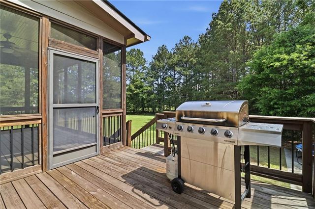 55 Applewood Lane, Taylorsville, GA 30178