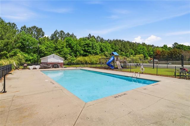 55 Applewood Lane, Taylorsville, GA 30178